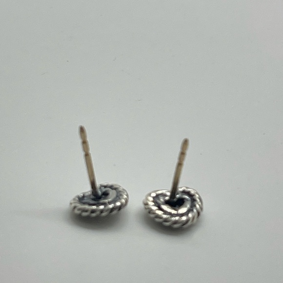 David Yurman Petite Pave Heart Earrings with Diamonds - Picture 6 of 12